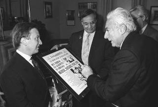 Il Presidente della Repubblica Francesco Cossiga riceve in udienza l'editore Gian Mauro Borsano e Cesare Lanza, direttore del nuovo quotidiano di Torino "La Gazzetta del Piemonte"
