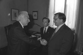 Il Presidente della Repubblica Francesco Cossiga riceve in udienza l'editore Gian Mauro Borsano e Cesare Lanza, direttore del nuovo quotidiano di Torino "La Gazzetta del Piemonte"