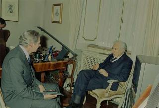 Il Presidente della Repubblica Francesco Cossiga incontra  Erik Amfitheatrof, della redazione di "Fortune International"