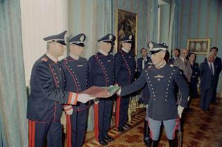 Cerimonia di consegna al Presidente della Repubblica, da parte dell'Ambasciatore Marco Colombo, della bandiera nazionale esposta dall'Ambasciata d'Italia ad Al Kuwait nel periodo dell'invasione irachena