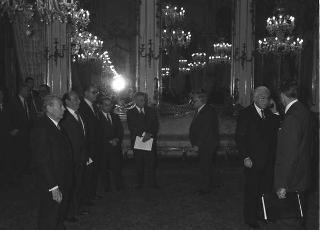 Il Presidente della Repubblica Francesco Cossiga riceve in udienza Carlo Tognoli, ministro del turismo e dello spettacolo, con la giuria e i candidati al Premio "David di Donatello"