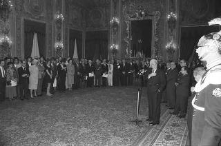 Il Presidente della Repubblica Francesco Cossiga riceve in udienza Carlo Tognoli, ministro del turismo e dello spettacolo, con la giuria e i candidati al Premio "David di Donatello"