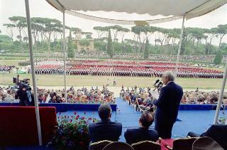 Intervento del Presidente della Repubblica Francesco Cossiga alla celebrazione del 177° anniversario di fondazione dell'Arma dei Carabinieri. Roma,  Piazza di Siena