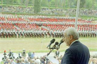 Intervento del Presidente della Repubblica Francesco Cossiga alla celebrazione del 177° anniversario di fondazione dell'Arma dei Carabinieri. Roma,  Piazza di Siena