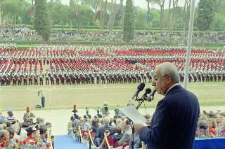 Intervento del Presidente della Repubblica Francesco Cossiga alla celebrazione del 177° anniversario di fondazione dell'Arma dei Carabinieri. Roma,  Piazza di Siena