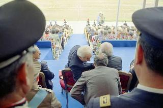 Intervento del Presidente della Repubblica Francesco Cossiga alla celebrazione del 177° anniversario di fondazione dell'Arma dei Carabinieri. Roma,  Piazza di Siena