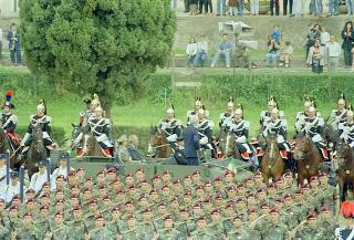 Intervento del Presidente della Repubblica Francesco Cossiga alla celebrazione del 177° anniversario di fondazione dell'Arma dei Carabinieri. Roma,  Piazza di Siena