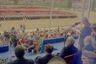 Intervento del Presidente della Repubblica Francesco Cossiga alla celebrazione del 177° anniversario di fondazione dell'Arma dei Carabinieri. Roma,  Piazza di Siena