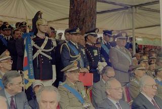 Intervento del Presidente della Repubblica Francesco Cossiga alla celebrazione del 177° anniversario di fondazione dell'Arma dei Carabinieri. Roma,  Piazza di Siena