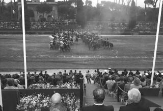 Intervento del Presidente della Repubblica Francesco Cossiga alla celebrazione del 177° anniversario di fondazione dell'Arma dei Carabinieri. Roma,  Piazza di Siena