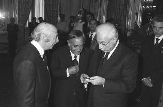 Incontro con una delegazione di partecipanti al Congresso "La chirurgia verso il Duemila", promosso dall'Associazione chirurghi ospedalieri italiani