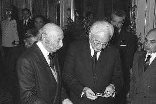 Incontro con una delegazione di partecipanti al Congresso "La chirurgia verso il Duemila", promosso dall'Associazione chirurghi ospedalieri italiani