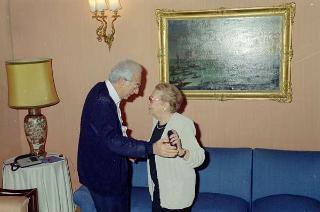 Il Presidente della Repubblica Francesco Cossiga 
con la giornalista Gabriella "Chantal" Dubois, della rivista "Sorrisi e canzoni TV"