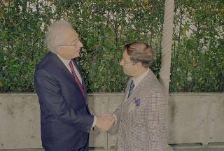 Il Presidente della Repubblica Francesco Cossiga 
con la giornalista Gabriella "Chantal" Dubois, della rivista "Sorrisi e canzoni TV"