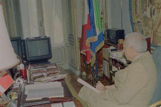 Il Presidente della Repubblica assiste in TV al dibattito sul messaggio inviato alle Camere