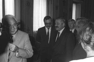 Il Presidente della Repubblica Francesco Cossiga riceve il Generale Aleksandr Vladimirovich Rutskoi, vice presidente della Repubblica Russa