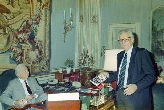 Il Presidente della Repubblica Francesco Cossiga incontra Giampaolo Pansa, per presentare il suo libro "Il regime"