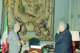 Il Presidente della Repubblica Francesco Cossiga incontra Giampaolo Pansa, per presentare il suo libro "Il regime"