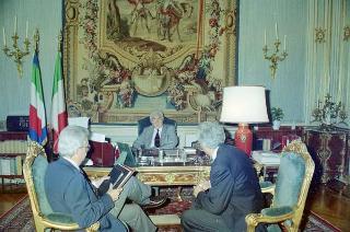 Il Presidente della Repubblica Francesco Cossiga incontra Giampaolo Pansa, per presentare il suo libro "Il regime"