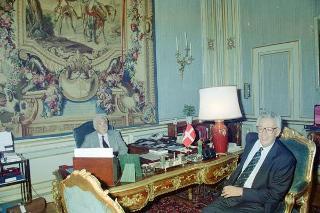 Il Presidente della Repubblica Francesco Cossiga incontra Giampaolo Pansa, per presentare il suo libro "Il regime"