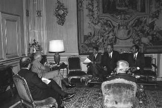 Il Presidente della Repubblica Francesco Cossiga incontra Enzo Vitale, con alcuni esponenti del Comitato promotore del Convengo su "La concezione della giustizia nelle opere di Leonardo Sciascia"