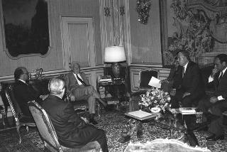 Il Presidente della Repubblica Francesco Cossiga incontra Enzo Vitale, con alcuni esponenti del Comitato promotore del Convengo su "La concezione della giustizia nelle opere di Leonardo Sciascia"