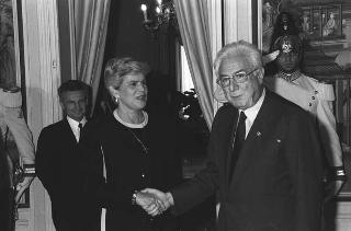 Incontro con il Presidente della Repubblica di Nicaragua signora Violeta Chamorro