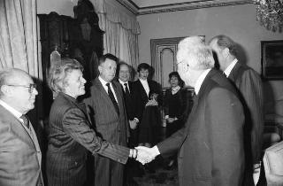 Il Presidente della Repubblica Francesco Cossiga riceve in udienza Vincenzo Cappelletti, vincitori del &quot;Premio Montaigne&quot; 1991, con alcuni componenti del Comitato del Premio