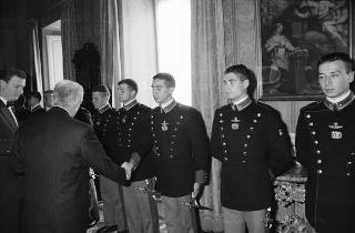 Incontro con una delegazione di allievi dell'Accademia militare di Modena, in servizio di Guardia d'Onore al Palazzo del Quirinale