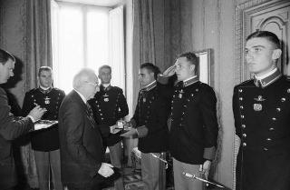 Incontro con una delegazione di allievi dell'Accademia militare di Modena, in servizio di Guardia d'Onore al Palazzo del Quirinale