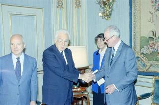 Incontro del Presidente della Repubblica Francesco Cossiga con Cyrus Vance, inviato speciale del Segretario Generale dell'ONU