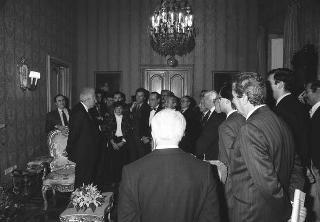 Incontro del Presidente della Repubblica Francesco Cossiga con Armando Sarti, presidente dell'Associazione nazionale dei certificatori e revisori degli enti locali, con una delegazione di partecipanti alla 1^ Assemblea nazionale dell'ANCREL
