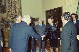 Il Presidente della Repubblica Francesco Cossiga riceve in udienza la signorina Roberta Ghidini, con i familiari e il Prefetto Rossi, della Criminalpol