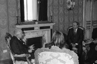 Il Presidente della Repubblica Francesco Cossiga riceve la visita di Leopold Maderthaner, presidente della Camera federale dell'economia austriaca
