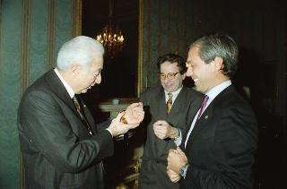 Incontro del Presidente della Repubblica Francesco Cossiga con Pierre Alain Blum, presidente della EBEL, con il signor Cardillo e Alberto Di Luca