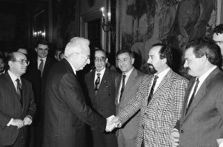 Il Presidente della Repubblica Francesco Cossiga riceve in udienza Enzo Mattina, con alcuni sindaci della provincia di Salerno e Antonio Innamorato