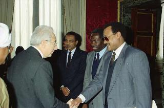 Il Presidente della Repubblica Francesco Cossiga riceve Abdalla Mohamed Ahmed Hassan, nuovo ambasciatore della Repubblica del Sudan