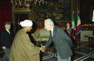 Il Presidente della Repubblica Francesco Cossiga riceve Abdalla Mohamed Ahmed Hassan, nuovo ambasciatore della Repubblica del Sudan