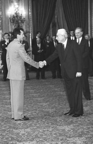 Incontro del Presidente della Repubblica Francesco Cossiga con Arrigo Gattai, presidente del CONI, con gli atleti, i tecnici e i dirigenti che hanno partecipato ai XVI Giochi Olimpici invernali di Albertville