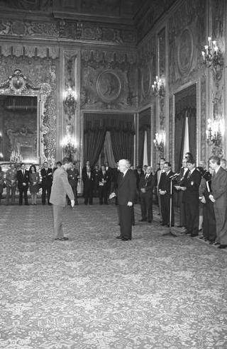 Incontro del Presidente della Repubblica Francesco Cossiga con Arrigo Gattai, presidente del CONI, con gli atleti, i tecnici e i dirigenti che hanno partecipato ai XVI Giochi Olimpici invernali di Albertville