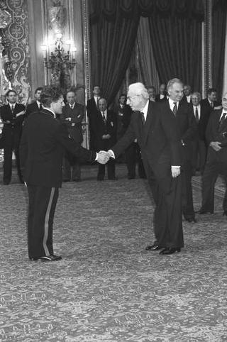 Incontro del Presidente della Repubblica Francesco Cossiga con Arrigo Gattai, presidente del CONI, con gli atleti, i tecnici e i dirigenti che hanno partecipato ai XVI Giochi Olimpici invernali di Albertville