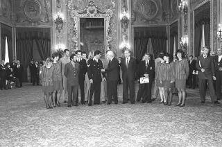 Incontro del Presidente della Repubblica Francesco Cossiga con Arrigo Gattai, presidente del CONI, con gli atleti, i tecnici e i dirigenti che hanno partecipato ai XVI Giochi Olimpici invernali di Albertville