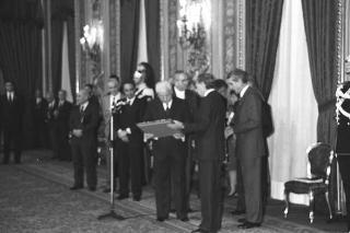 Incontro del Presidente della Repubblica Francesco Cossiga con Arrigo Gattai, presidente del CONI, con gli atleti, i tecnici e i dirigenti che hanno partecipato ai XVI Giochi Olimpici invernali di Albertville