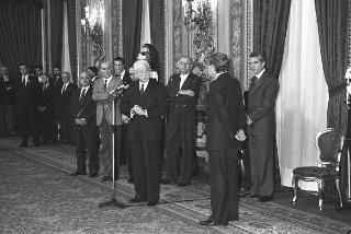 Incontro del Presidente della Repubblica Francesco Cossiga con Arrigo Gattai, presidente del CONI, con gli atleti, i tecnici e i dirigenti che hanno partecipato ai XVI Giochi Olimpici invernali di Albertville