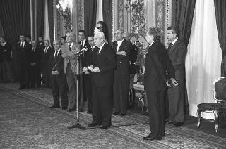 Incontro del Presidente della Repubblica Francesco Cossiga con Arrigo Gattai, presidente del CONI, con gli atleti, i tecnici e i dirigenti che hanno partecipato ai XVI Giochi Olimpici invernali di Albertville