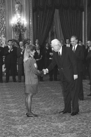 Incontro del Presidente della Repubblica Francesco Cossiga con Arrigo Gattai, presidente del CONI, con gli atleti, i tecnici e i dirigenti che hanno partecipato ai XVI Giochi Olimpici invernali di Albertville