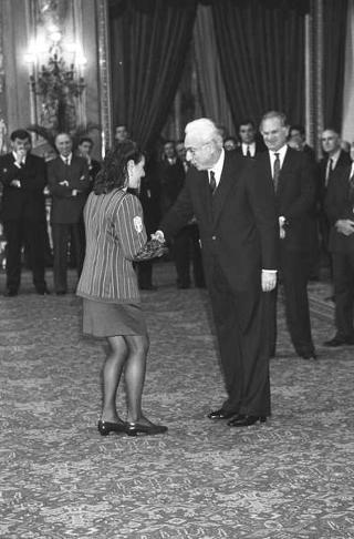 Incontro del Presidente della Repubblica Francesco Cossiga con Arrigo Gattai, presidente del CONI, con gli atleti, i tecnici e i dirigenti che hanno partecipato ai XVI Giochi Olimpici invernali di Albertville