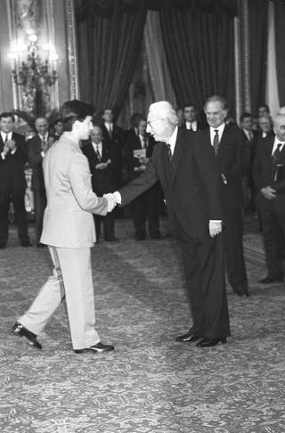 Incontro del Presidente della Repubblica Francesco Cossiga con Arrigo Gattai, presidente del CONI, con gli atleti, i tecnici e i dirigenti che hanno partecipato ai XVI Giochi Olimpici invernali di Albertville