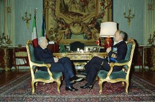 Il Presidente della Repubblica Francesco Cossiga riceve l'Ammiraglio di Squadra Angelo Mariani, nuovo Comandante in capo della Squadra Navale