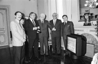 Il Presidente della Repubblica Francesco Cossiga riceve Giovanni Mario Rossignolo, presidente della Seleco, con Peter Secchia, ambasciatore degli Stati Uniti d'America a Roma
